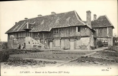 LIVAROT — Mansão da Pipardière (Século XV) — A.G. ND Phot