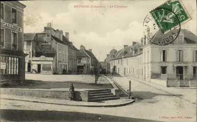 MÉZIDON (Calvados) - O Cruzeiro — J. Fillion, fot.-edit., Listieux