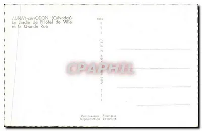 AUNAY-sur-ODON — O Jardim do Hotel de Ville e a Grande Rue — Foto C. MACON — Verso