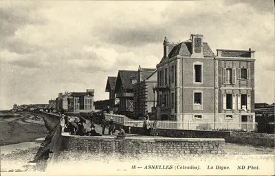 Asnelles (Calvados) — A Dique — ND Phot.