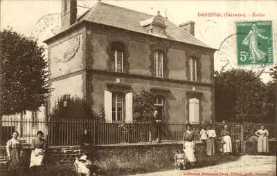 Danestal (Calvados) — Szkoły — Zbiór Evremond-Féral, Fillion, Lisieux