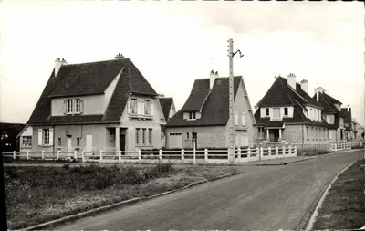 Cagny (Calvados) — Vista de casas tradicionais — Les Édit APLIX