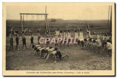 Colônia de Colleville-sur-Orne (Calvados) — No Estádio