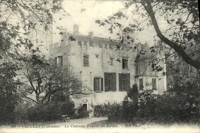 Creully (Calvados) — O Castelo. Fachada do Jardim — ND Phot.