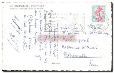 Zeilschepen die het havengebied binnenvaren — Deauville - Trouville — Réal-Photo — Achterkant