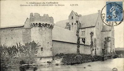Bilhete postal antigo Castelos do Calvados Castelo da Fada d'Argouges O Donjon
