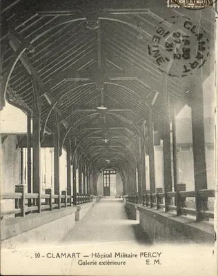 Clamart — Hospital Militar Percy — Galeria externa
