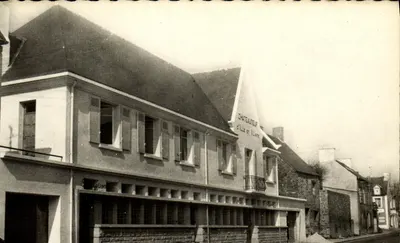 Châteauneuf-d'Ille-et-Vilaine — Hotel of Finance and P.T.T. — Editions M. Guérin, rue de la Pré-qui-bot, St-Malo