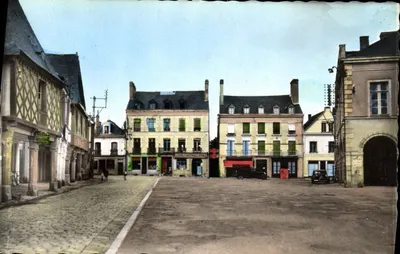 La Guerche-de-Bretagne — Os Velhos Arcos e Praça da Prefeitura — Edições Gaby