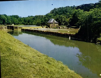 Guichen-Bruz (Ille-et-Vilaine) — Le moulin du Boël sur un canal — Imprimeur Cambier