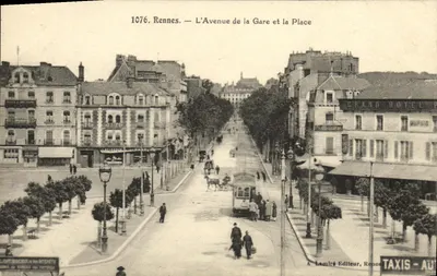 Rennes — L'Avenue de la Gare et la Place — A. Lamiré Editeur, Rennes