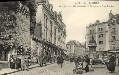 Rennes — Ce qui reste des remparts (XVe siècle) - Rue Rallier — A.G. 66