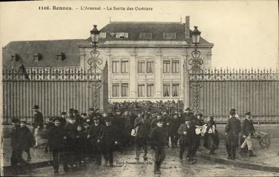 Rennes — L'Arsenal — La Sortie des Ouvriers — Mary-Roussellière, édit. Rennes