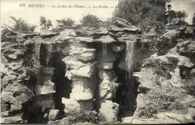 Rennes — Le Jardin des Plantes — La Grotte — LL