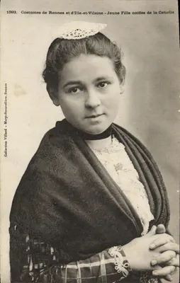 Costumes de Rennes et d'Ille-et-Vilaine - Jeune Fille coiffée de la Catiolle — Mary-Rousadière, Rennes
