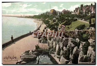 Os Jardins de Douvencourt — vista costeira com passeio e falésias — editor desconhecido