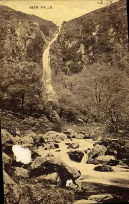 Aber Falls — vista de cascata em um cânion — T.R. HARMONDS THE CASTLE STUDIO, CONWAY