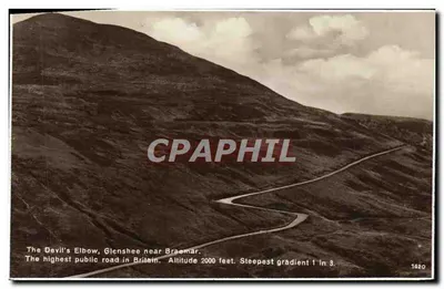 O Devil's Elbow, Glenshee perto de Braemar — mais alta estrada pública do Reino Unido, altitude 2000 pés, inclinação mais íngreme 1/3 — série 1420