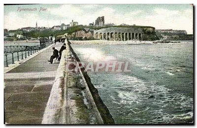 Tynemouth Pier — vista do farol e das ruínas — editor A. Graham Series