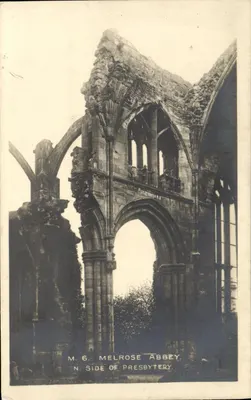Abadia de Melrose — Lado Norte do Presbitério — M. 6 — Departamento de Monumentos Antigos
