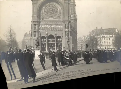 Paris — As cerimônias fúnebres de Paul Deroulede — ND. Fot.