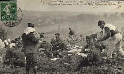 Infanteri Manevraları — Büyük Halle, Subayların Öğle Yemeği — M. Zagorowitsch, Yonne