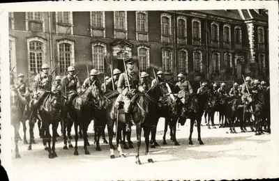Unidade de cavalaria — parada — Pamei, 2 Hockobze 1932