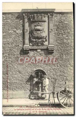 Armas da Cidade de Paris — as únicas que não trazem a cruz da Legião de Honra — 14, rue de l'Estrapade