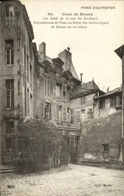 Cour de Rouen — (No fundo da rue du Jardinet) — Dependências do antigo Hotel dos Arcebispos no século xv — Coll. E. G.