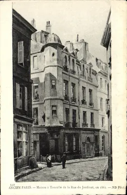Paris Antigo — Casa com Torre na Rue du Jardinet, em 1861 — ND Fot.
