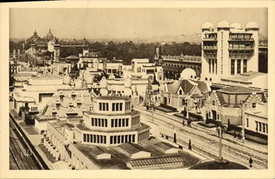 Paris - Exposição dos Artes Decorativas — Vista panorâmica para o Ponte Alexandre-III