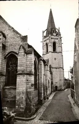 L'Isle-Bouchard — Igreja de São Maurício do Século XV — Foto M. Clément