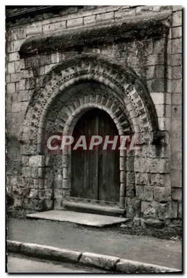 L'Isle-Bouchard (Indre-et-Loire) — Porta original da Igreja de Saint-Gilles — Século XI