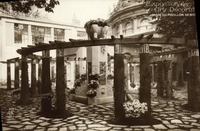 Jardim do Pavillon de Nic — Exposição dos Artes Decorativas — editor M.N. Paris