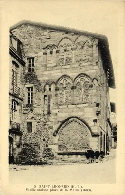 Saint-Leonard — Velha casa, praça da Prefeitura (1603) — Edição Bernard St Léonard