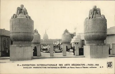 Pavillon Manufacture Nationale de Sèvres — Międzynarodowa Wystawa Sztuki Dekoracyjnej, Paryż 1925 — autorstwa Patout, Ventre i Théodon