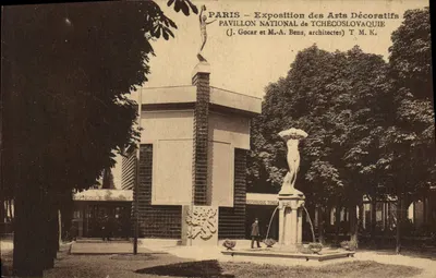 Paris — Exposition des Arts Décoratifs — Pavillon National de Tchécoslovaquie (J. Gocar et M.-A. Bens, architectes) T M K