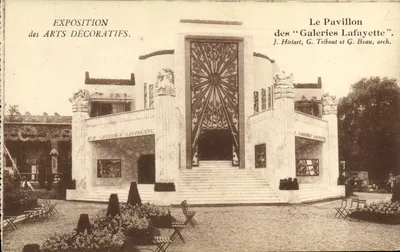 Exposição dos Artes Decorativos — O Pavilhão das Galeries Lafayette — J. Hiriart, G. Tribout e G. Beau, arq.