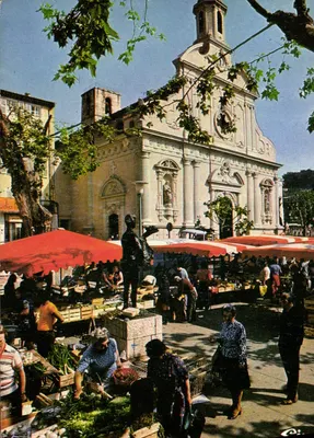 Vallauris (Alpes-Maritimes) — A igreja e a praça do « homem com o carneiro » — Impressor Combier