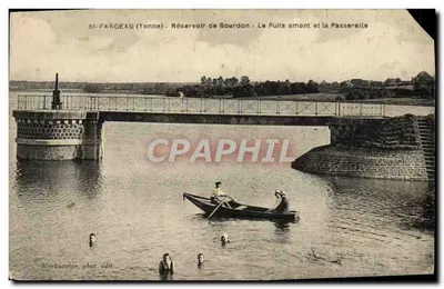 St-Fargeau (Yonne) - Reservatório de Bourdon - O Poço a montante e a Passarela