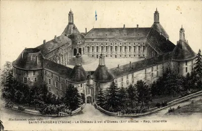 Saint-Fargeau (Yonne) — O Castelo da Vóu d'Oiseau (século XII) — Machavoiné, fot.-edit.