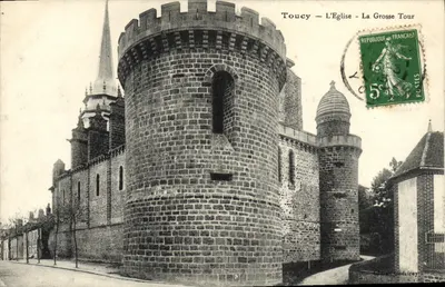 Toucy — A Igreja — A Torre Grande — editor Godirey