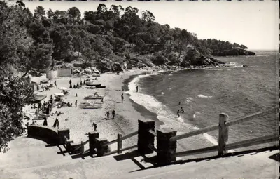 A Corniche dos Maures — A Praia do Rayol — Société Éditions de France