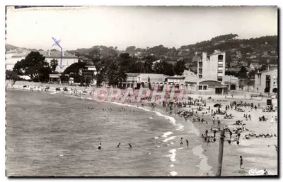 Les Sablettes (Var) — A praia ao lado do hotel — Combiér Imprimeur