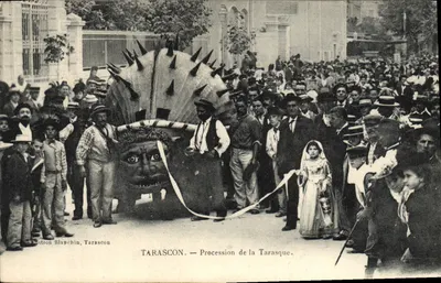 Tarascon — Procession de la Tarasque