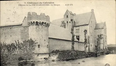 Castelo de La Fée d'Argouges - O Donjon — Castelos do Calvados — A+D 274