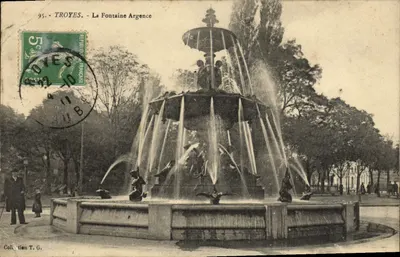 Stara pocztówka Troyes La Fontaine Argence