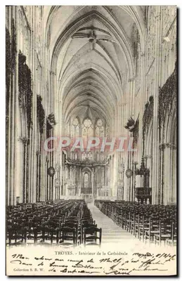Troyes — Wnętrze katedry — Zbiór S. B. W.