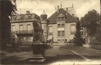 Vichy — Casa da Senhora de Sévigné — LL.