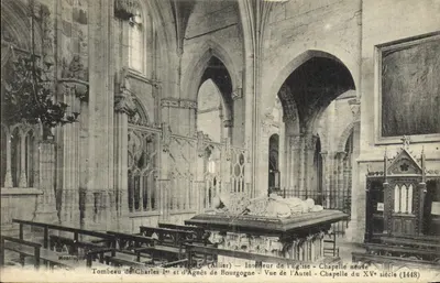 Souvigny (Allier) — Interior da Igreja - Capela neo-gótica do século XV (1448) — Montlucgon
